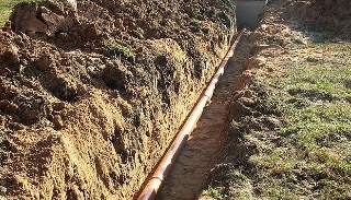 Копка траншей для водопровода в Озерске: цена за метр от 941 руб.