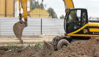 Выкопать яму экскаватором в Озерске от 941 руб. - 2Землекопа-Озр